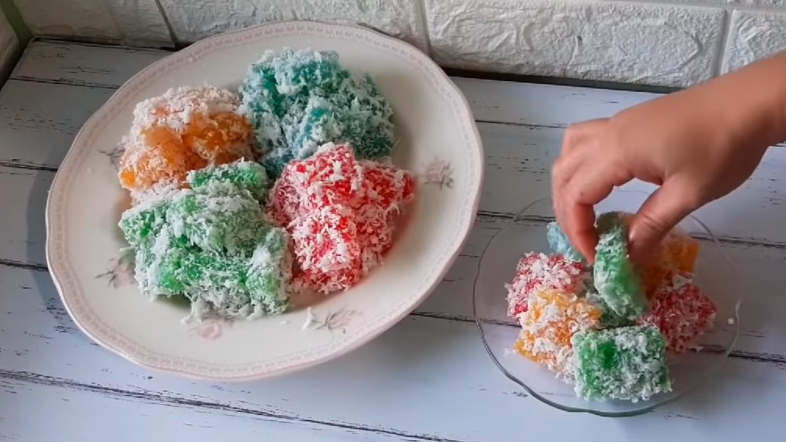 Intip Uniknya Kue Bihun Nanas yang Laris Dijual Intip Uniknya Kue Bihun Nanas yang Laris Dijual